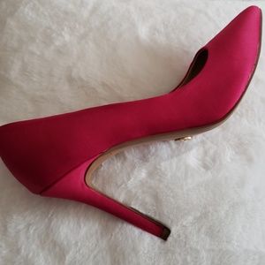 MK hot pink pumps